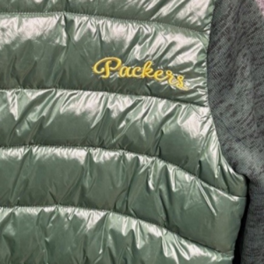 NFL Women's Green Puffer Jacket with Logo - Picture 11 of 15